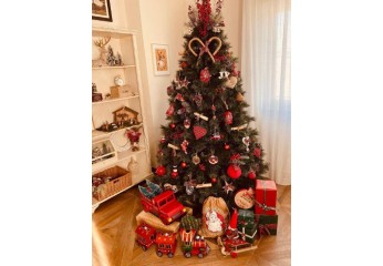 Original ideas for Christmas trees: colors, materials and different styles